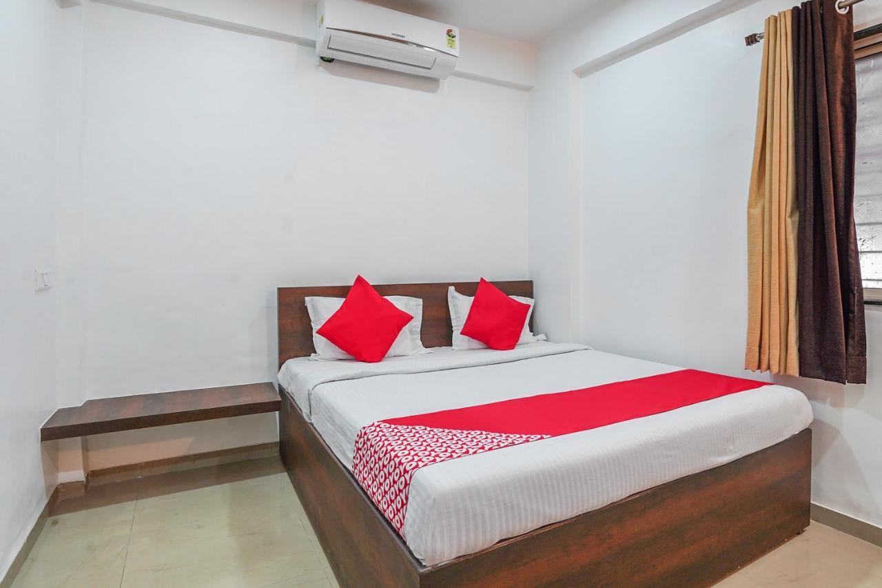 Oyo Flagship 70264 Hotel Vrindavan Mangvadi Exterior foto